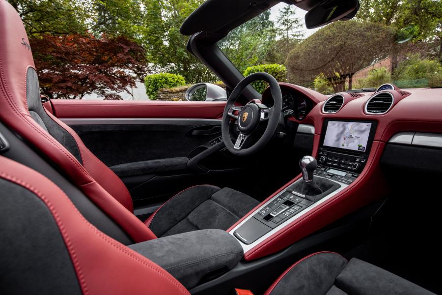 Интерьер Porsche 718 Spyder (982) 2019 года  (WW) (фото 311 из 318)